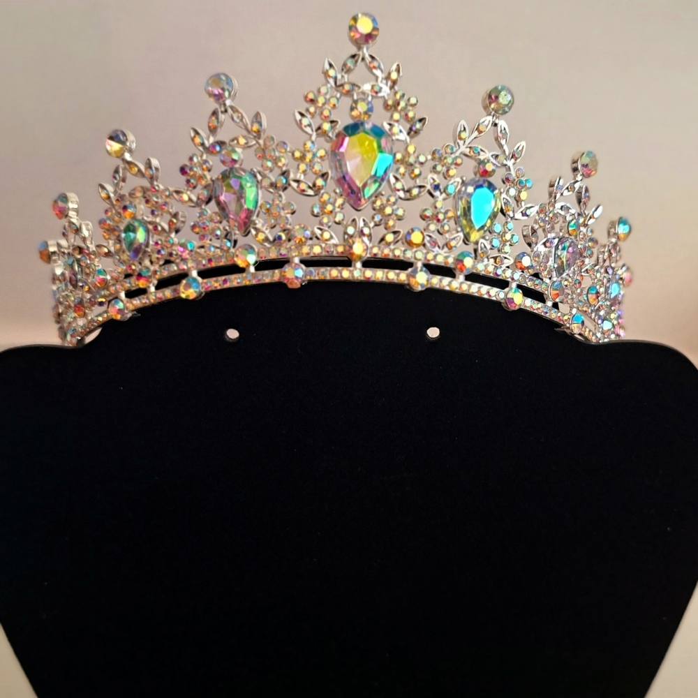 FASHION COLLETION SWEETV TIARA CROWN. OPALESCENT RHINESTONES ON SILVER.